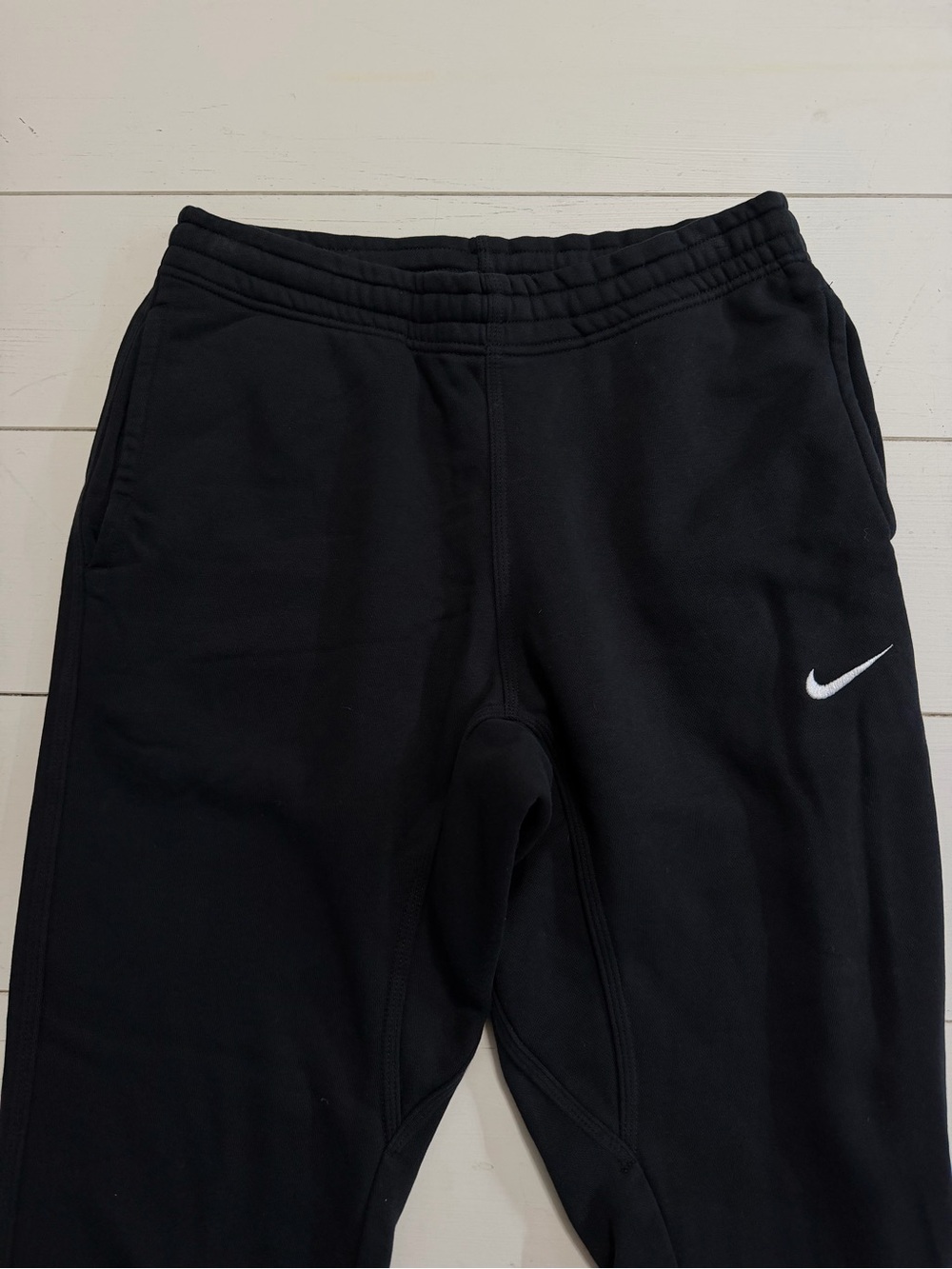 Nike Tapered Fit Sweatpants - Picture 2 of 5